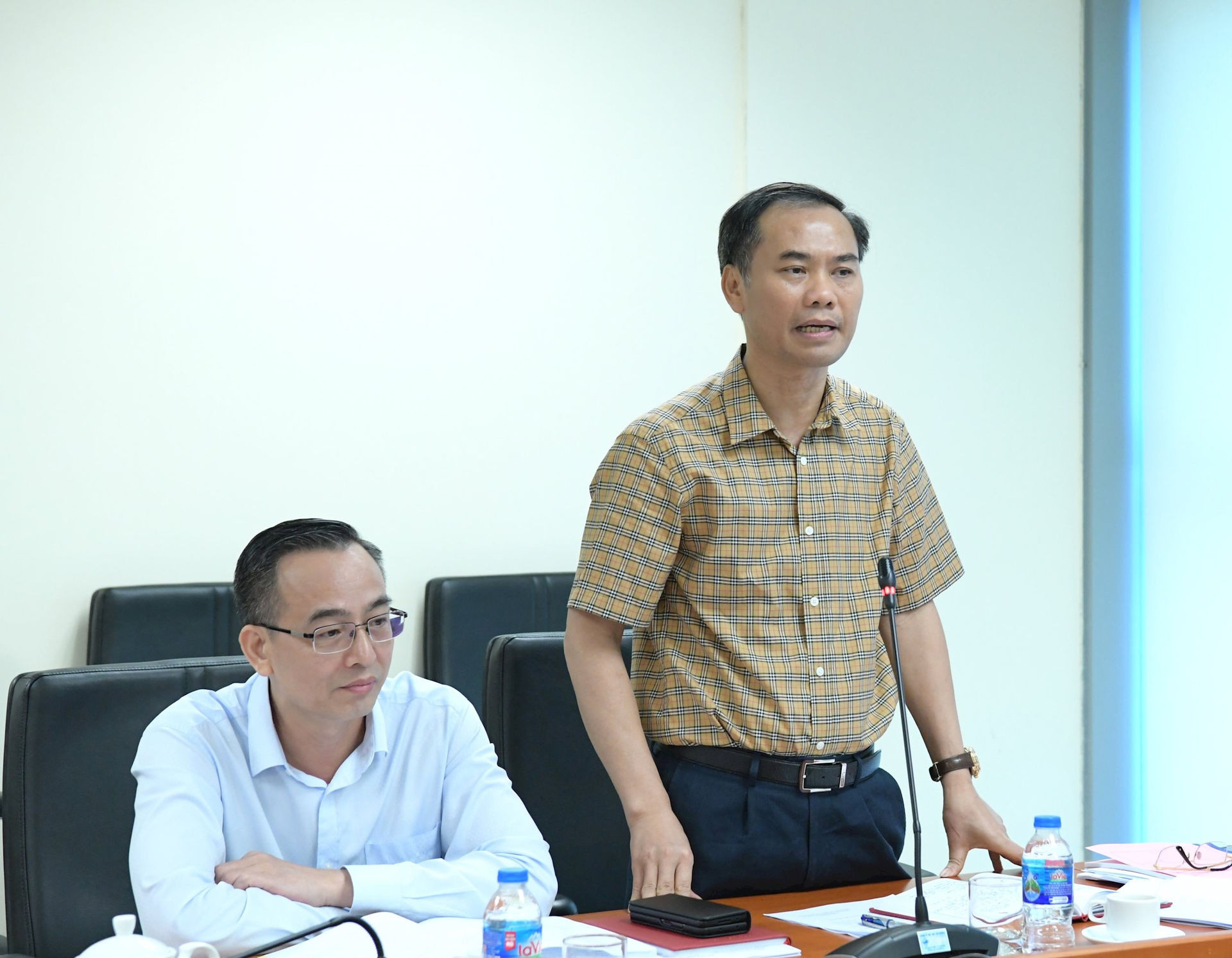 Kiểm toán trưởng KTNN chuyên ngành VI Trần Văn Hảo thống nhất với  kế hoạch và các mốc thời gian Tiểu ban thư ký nêu ra. Ảnh: Nguyễn Ly