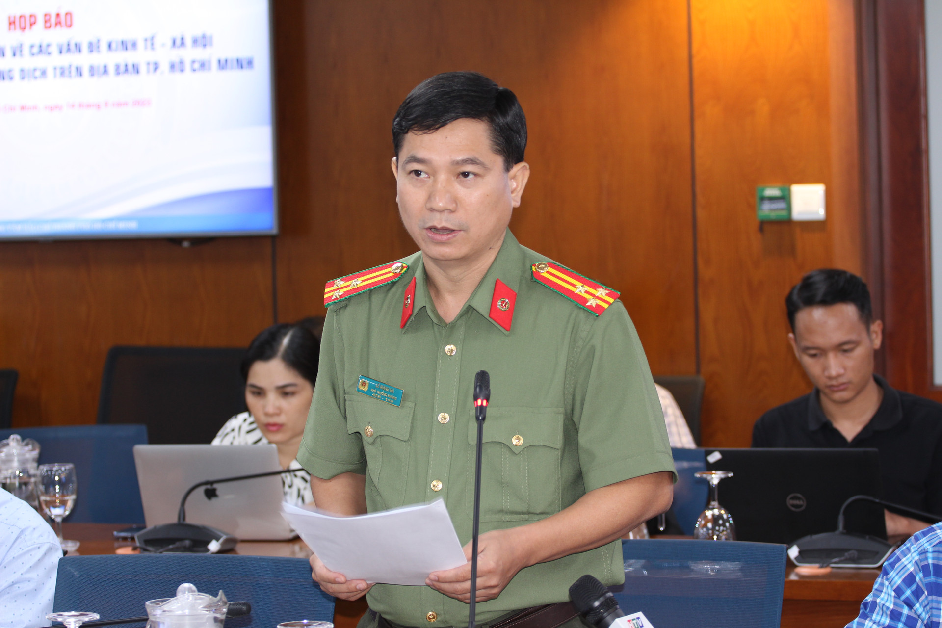 Ông Lê Mạnh Hà thông tin về công tác PCCC tại TP HCM. 