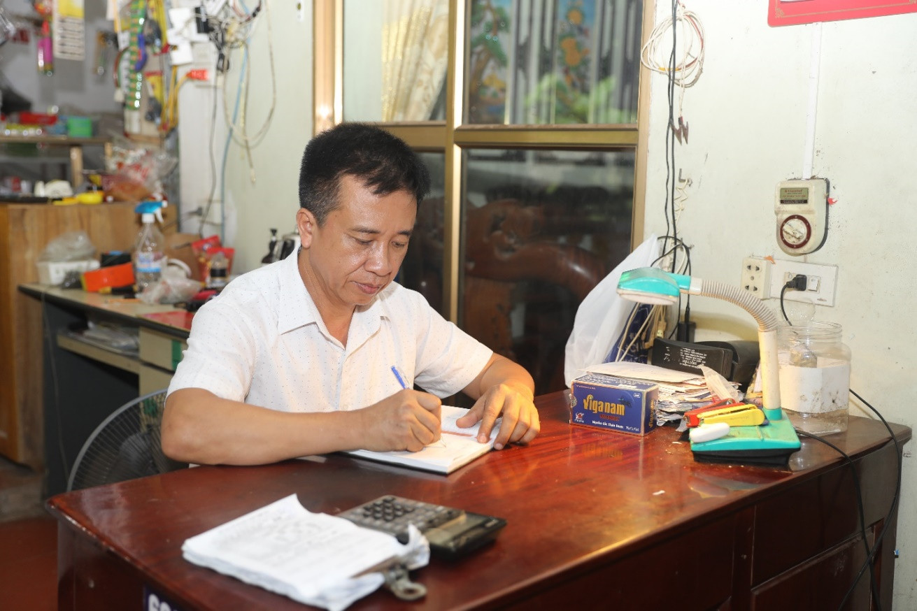 Chú Bùi Viết Thắng, 58 tuổi, cán bộ viễn thông ở thôn Nga Mai - Ninh Bình.