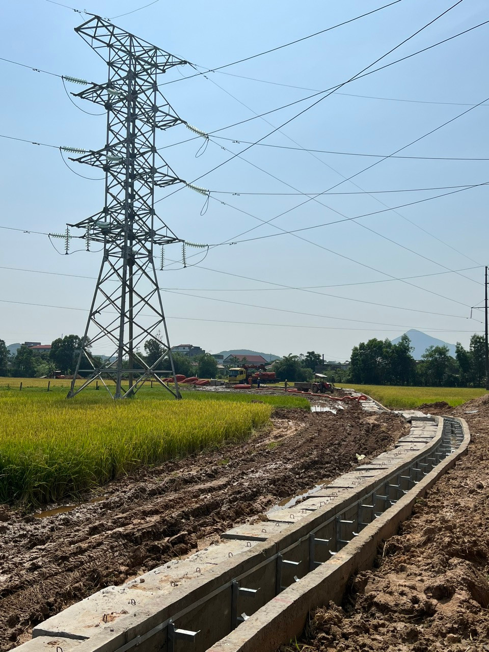 Các dự án đầu tư xây dựng năm 2023 hiện đã được Công ty Điện lực Hà Tĩnh hoàn thành và đóng điện.