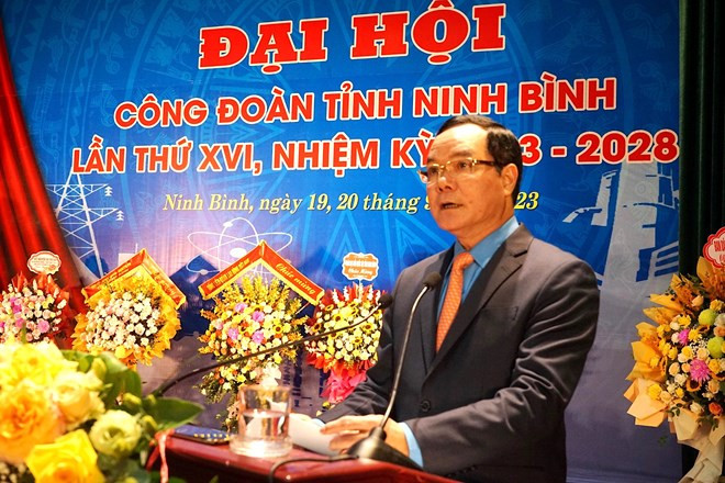 Ông Nguyễn Đình Khang - Ủy viên Trung ương Đảng, Chủ tịch Tổng LĐLĐVN - phát biểu chỉ đạo tại đại hội.