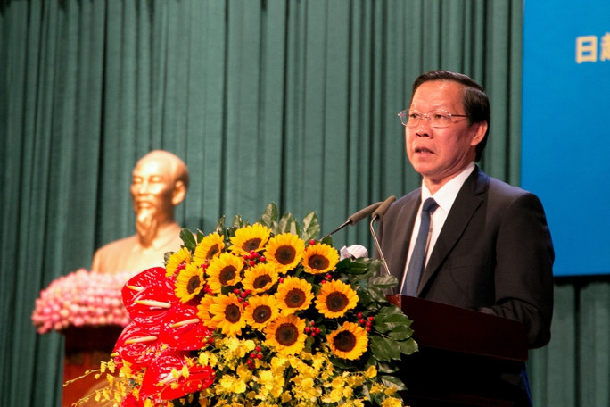 Chủ tịch UBND TP HCM Phan Văn Mãi phát biểu tại lễ kỷ niệm 50 năm thiết lập quan hệ ngoại giao Việt Nam - Nhật Bản.
