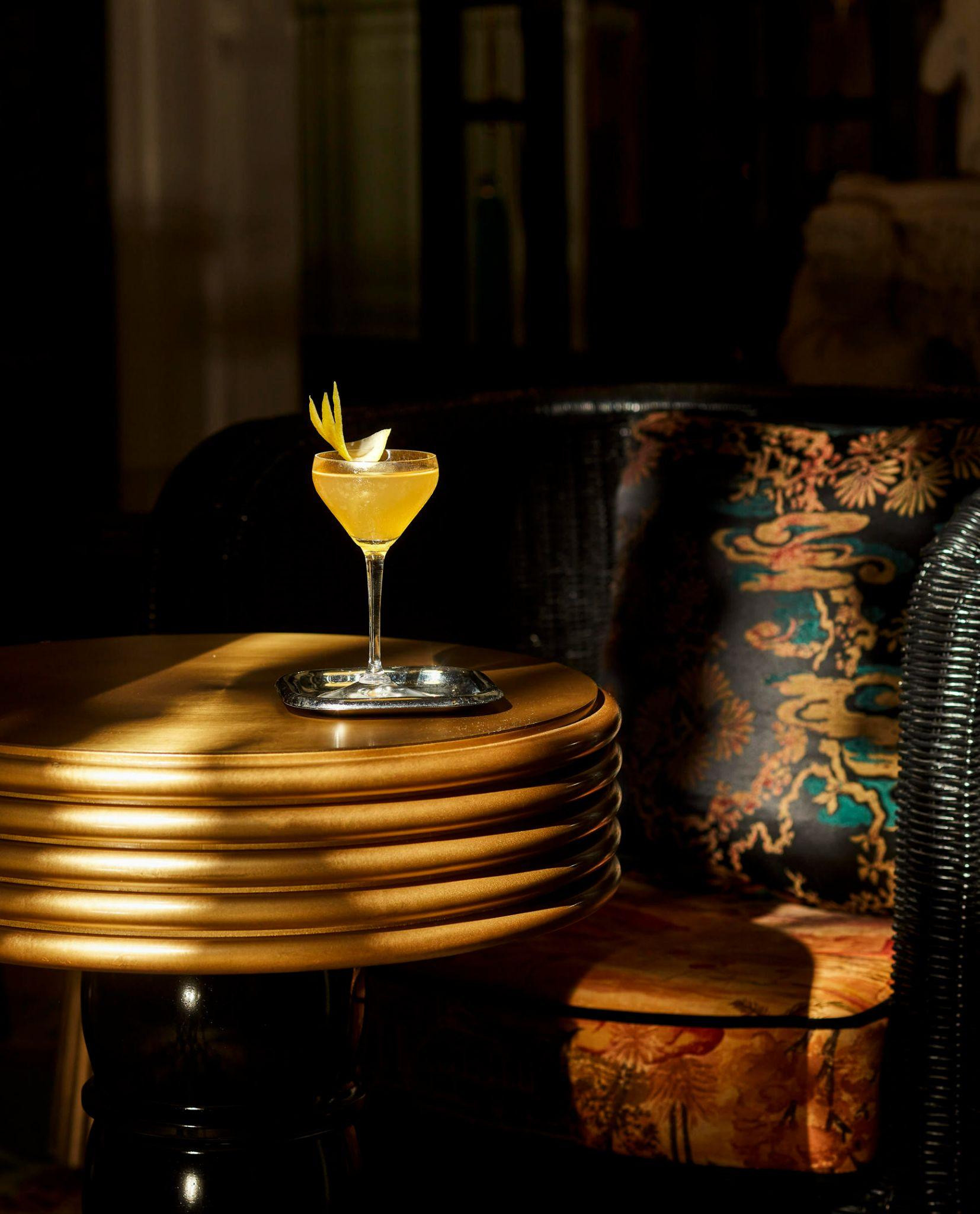 20th Century là một trong hai loại cocktail cổ điển nổi bật trong bộ sưu tập.