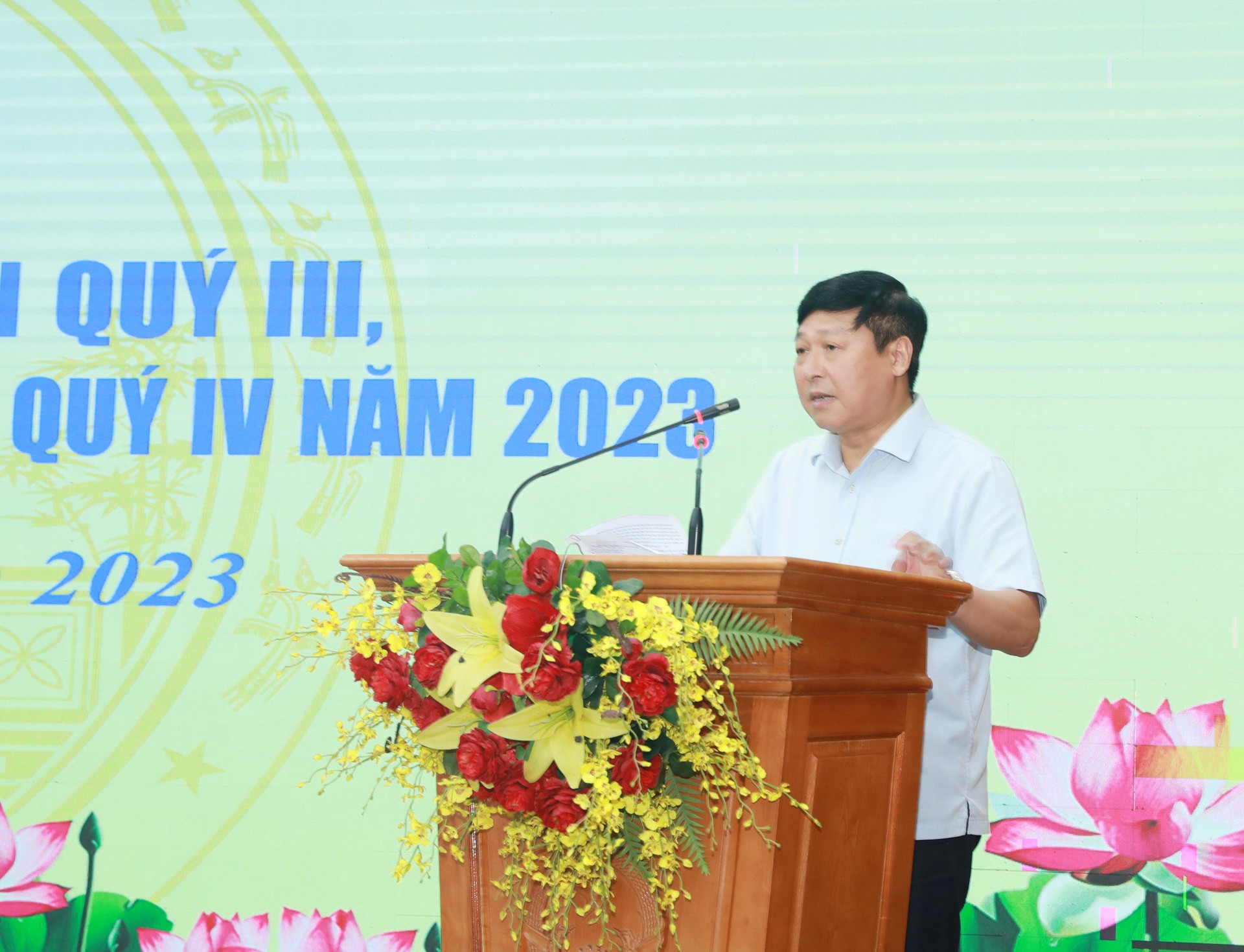 Ông Phạm Anh Tuấn, Phó Chủ tịch Ủy ban MTTQ Việt Nam thành phố Hà Nội phát biểu tại hội nghị.