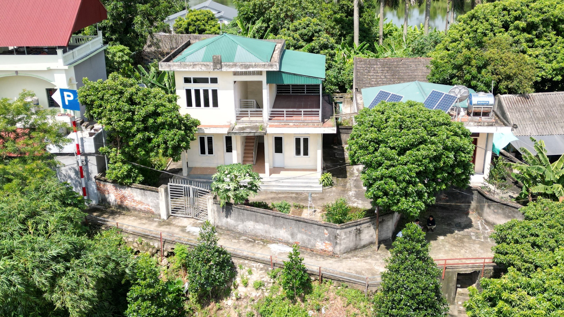 Tại Bến Gót còn có Trạm Thuỷ văn Việt Trì vẫn chưa bàn giao đất cho tỉnh Phú Thọ.