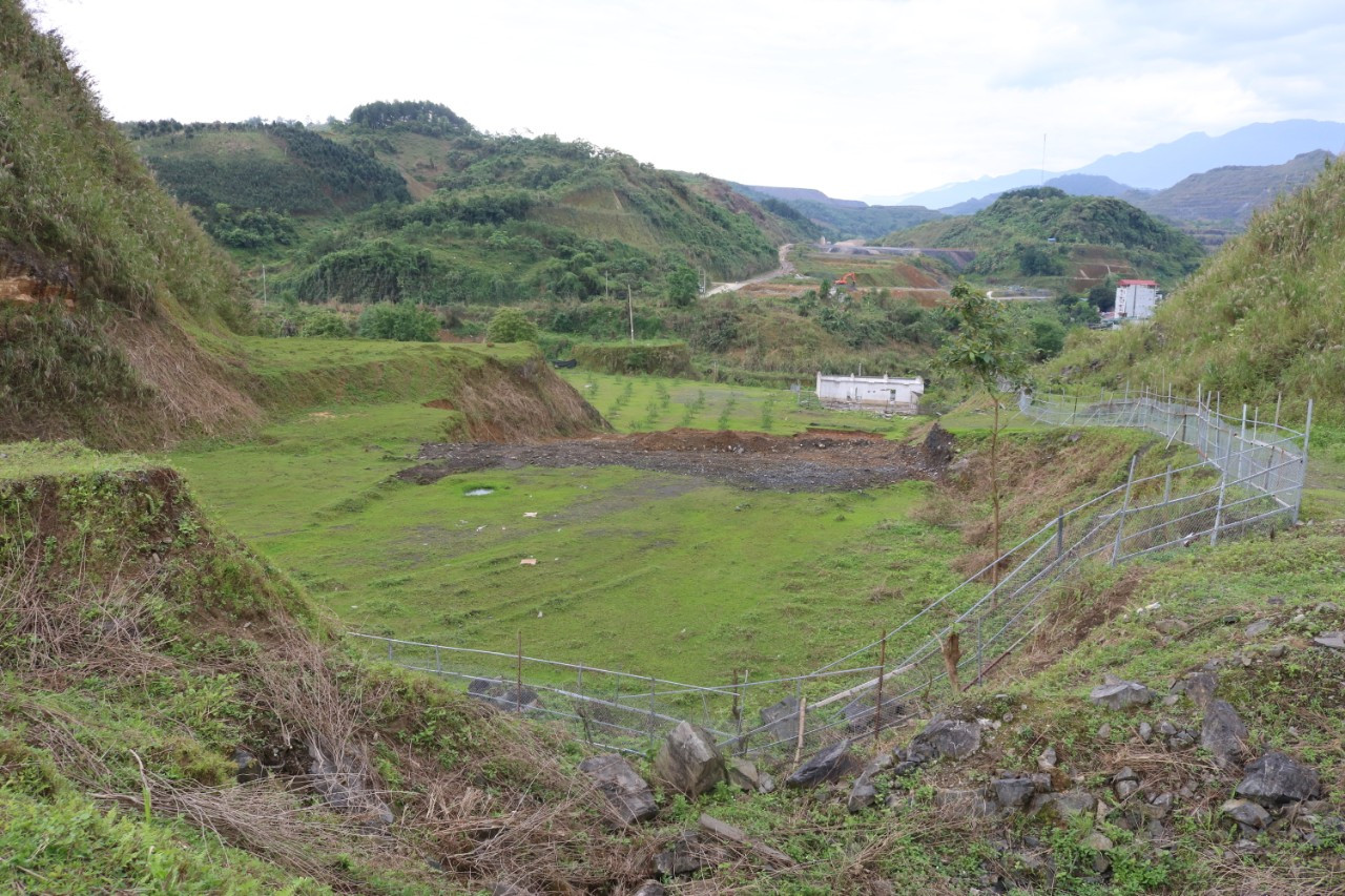 Việc khai thác quặng Apatit tại khai trường 18 đã khiến nhiều lãnh đạo tỉnh Lào Cai, Cty Lilama và Cty Apatit bị truy tố. Ảnh: Ngô Hùng