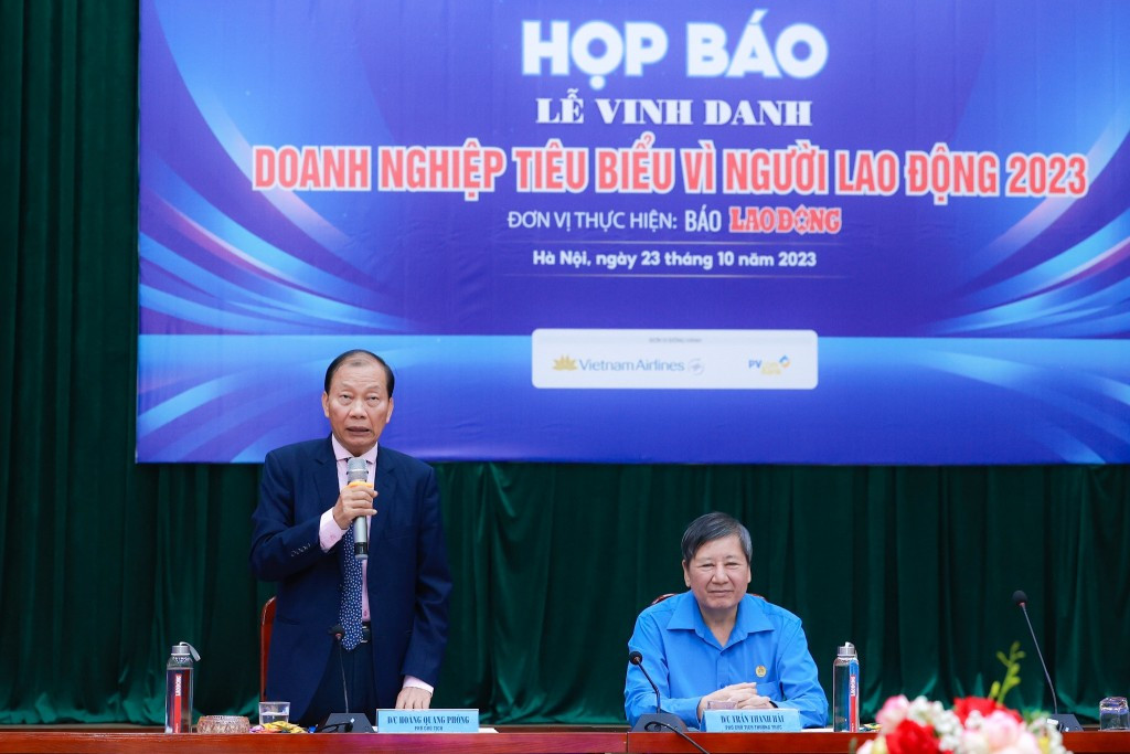 Ông Hoàng Quang Phòng - Phó Chủ tịch Liên đoàn Thương mại và Công nghiệp Việt Nam chia sẻ thông tin tại họp báo.