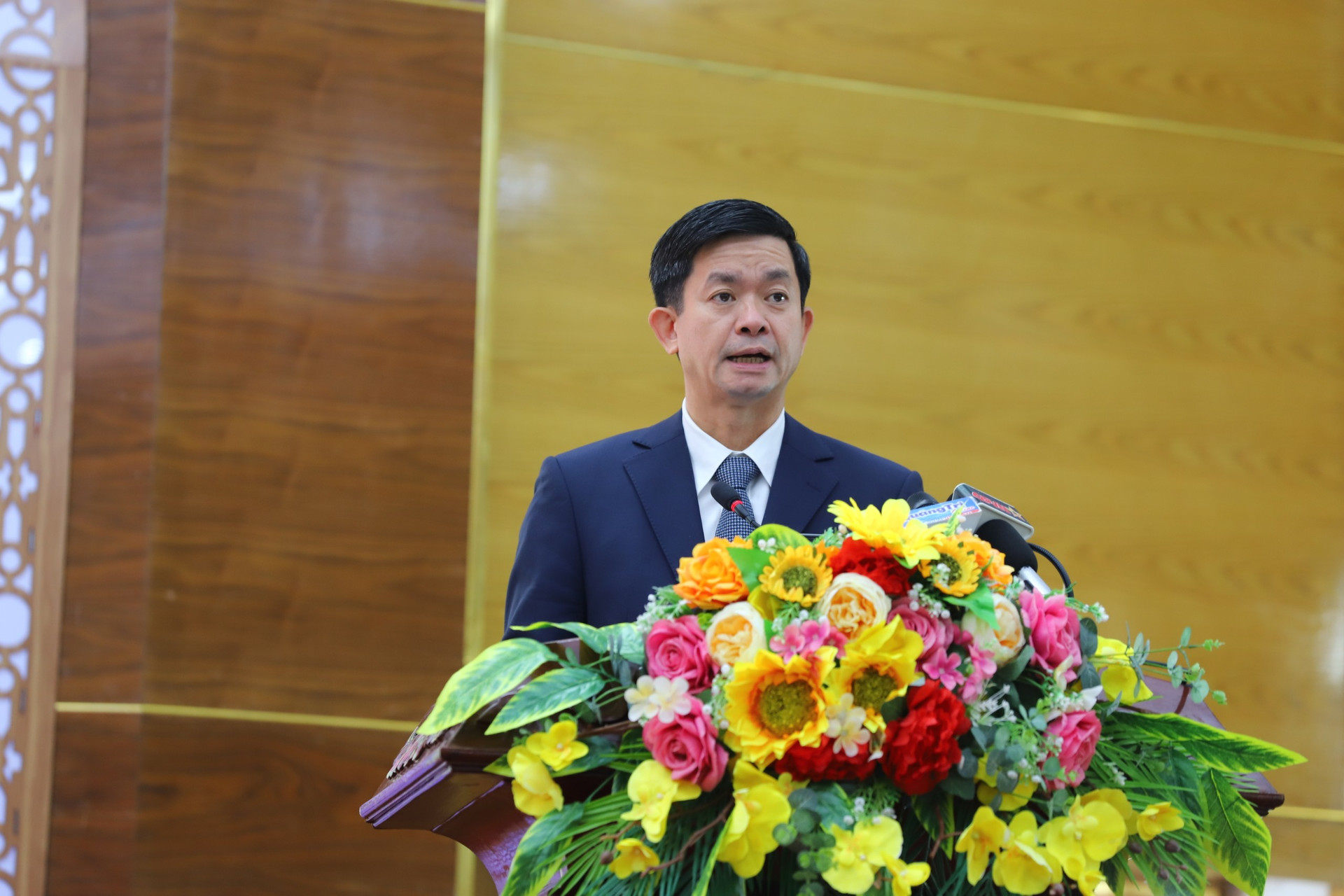 Bí thư Tỉnh ủy Quảng Trị Lê Quang Tùng phát biểu chào mừng Hội thảo.