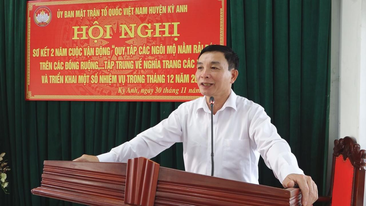 Ông Lê Mã Lương, Chủ tịch Mặt trận Tổ quốc huyện Kỳ Anh phát biểu tại hội nghị sơ kết Cuộc vận động. Ảnh: Huyền Trang.