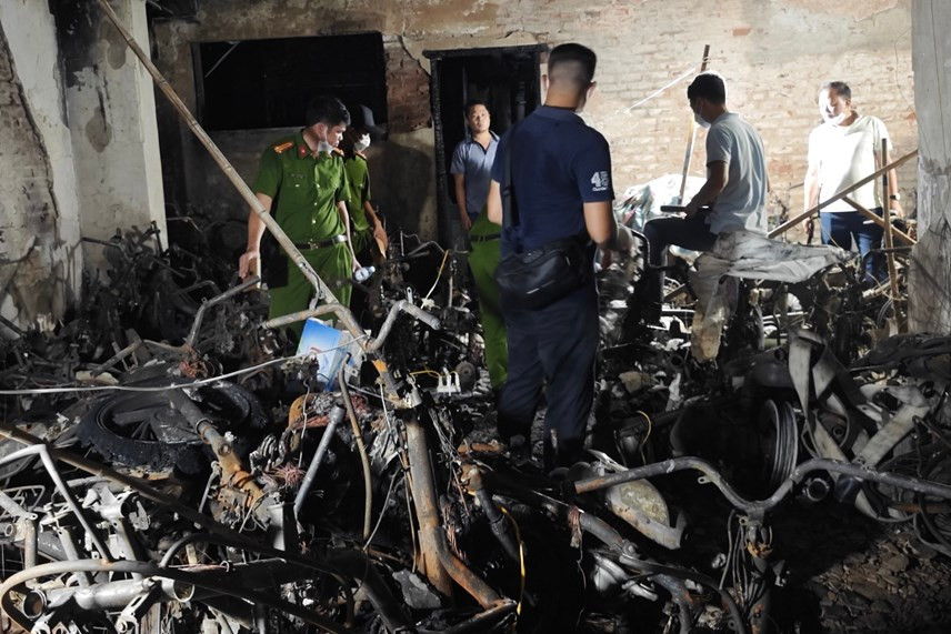 Hiện trường vụ cháy chung cư mini tại phường Khương Đình (Thanh Xuân, Hà Nội).