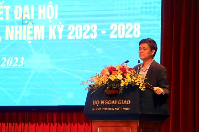 Ông Ngọ Duy Hiểu, Phó Chủ tịch Tổng Liên đoàn Lao động Việt Nam phát biểu. 