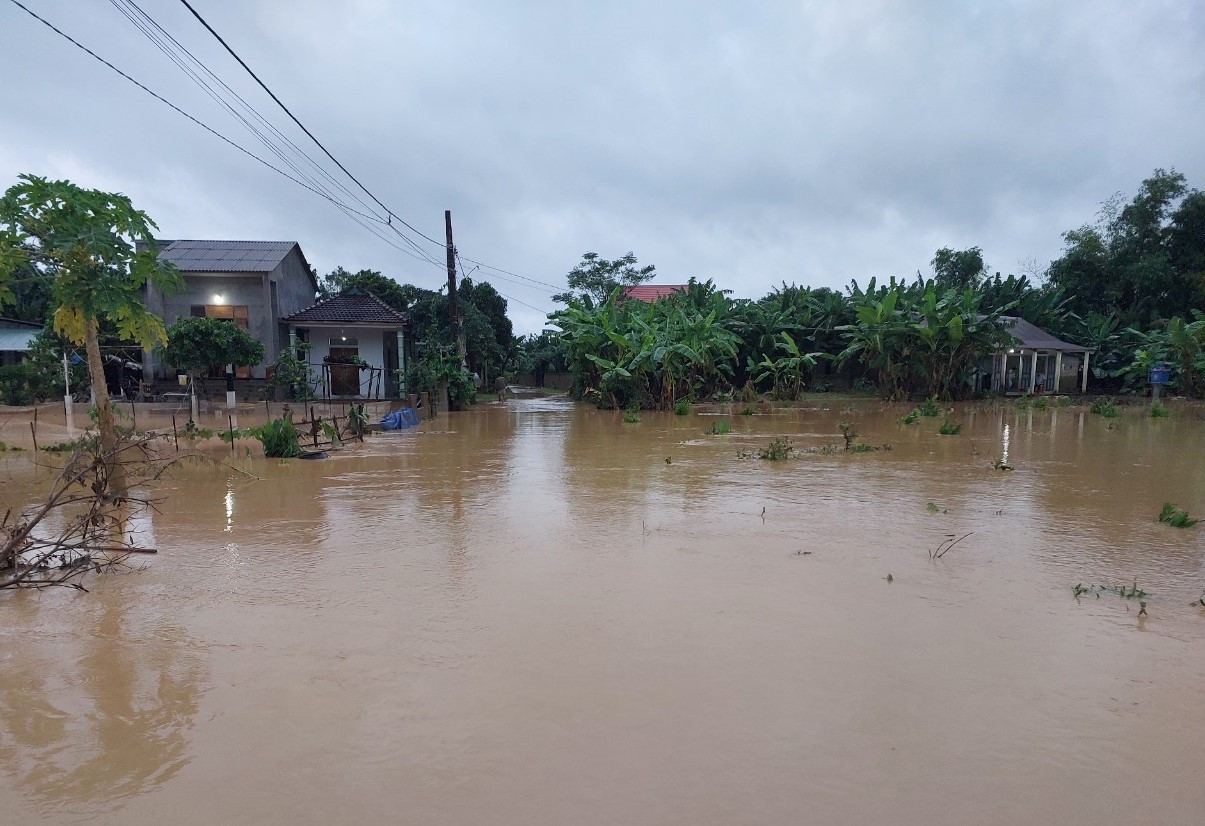 Mưa lớn khiến 1.259 căn nhà tại tỉnh Quảng Trị bị ngập nước. Ảnh: CTV.