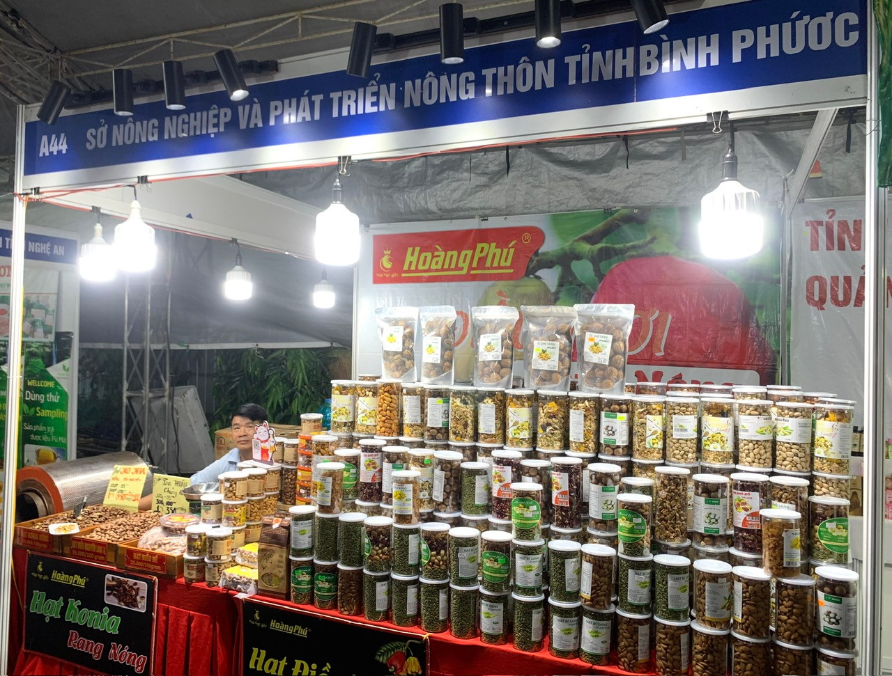 Gian hàng giới thiệu sản phẩm nông nghiệp của tỉnh Bình Phước. (Ảnh: V.Phong)