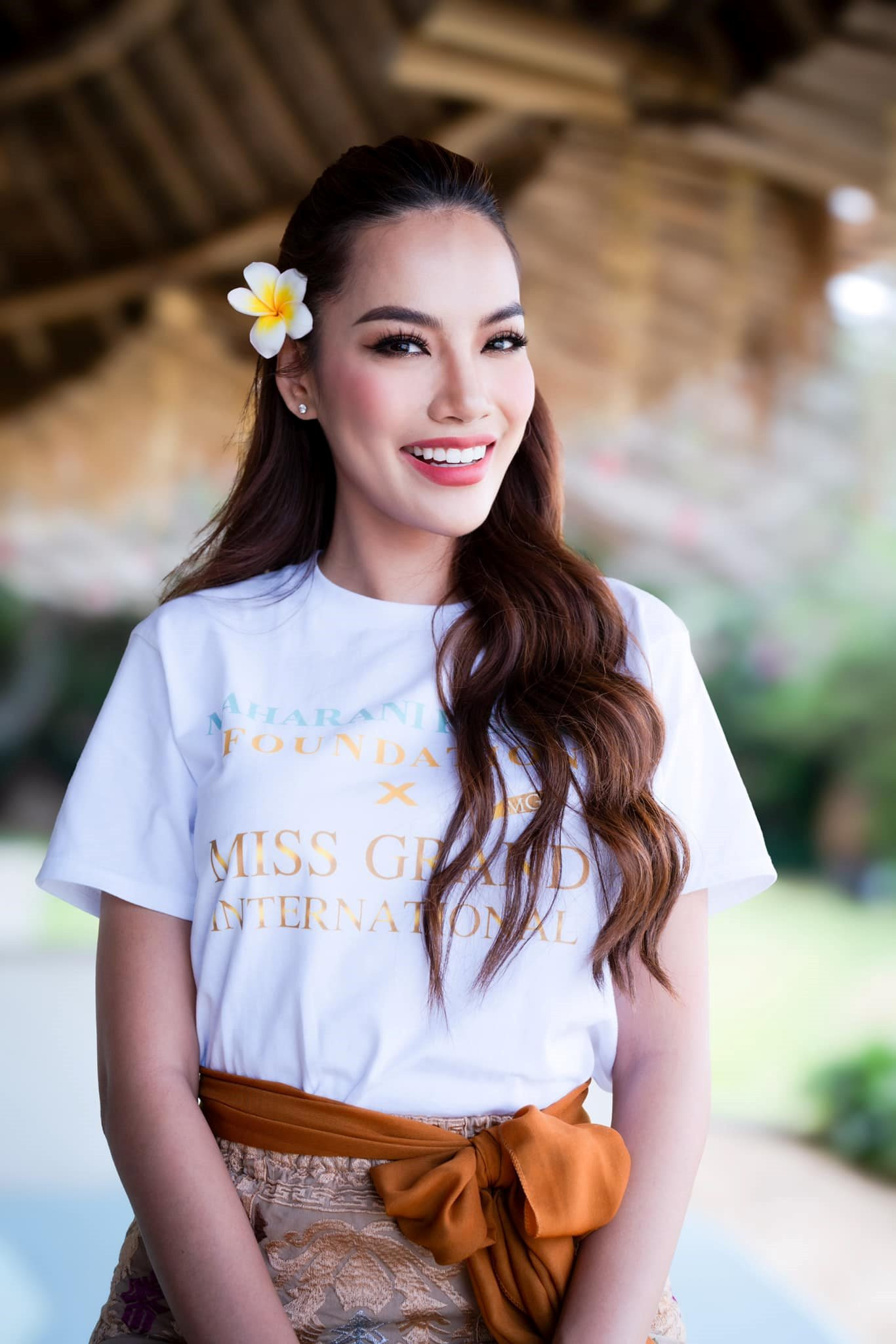 Hoa hậu Lê Hoàng Phương tích cực hoạt động tại nước ngoài sau đăng quang