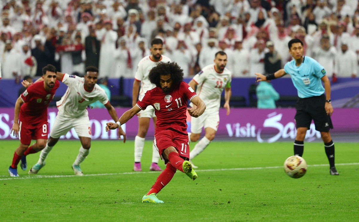 akram afif lap hat-trick kho tin truoc jordan, qatar vo dich asian cup 2023 hinh anh 28