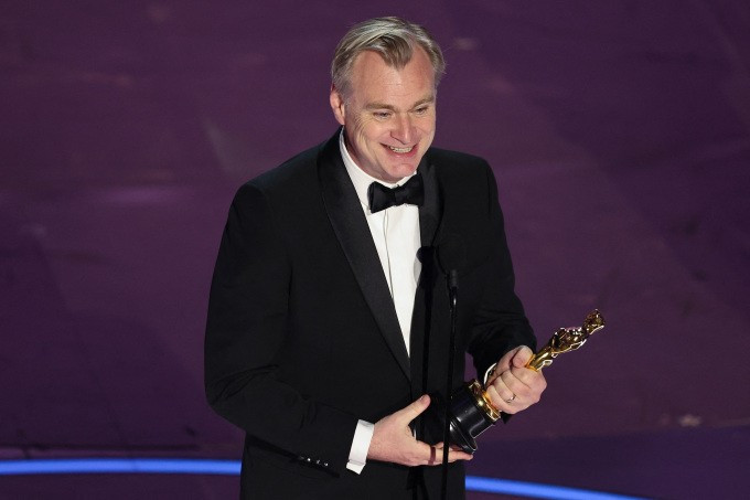 Đạo diễn Christopher Nolan lần đầu thắng giải Oscar.