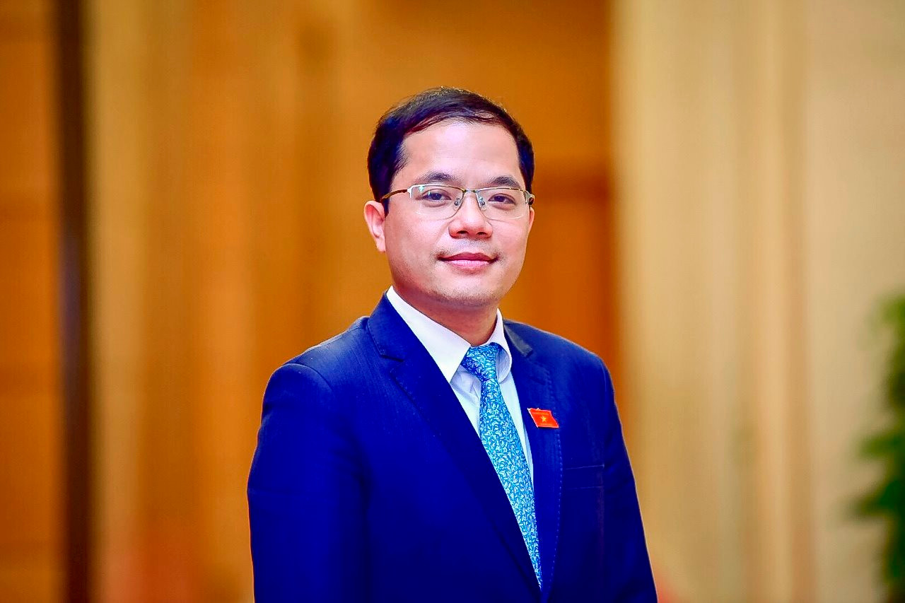 ong-dinh-cong-sy.jpg