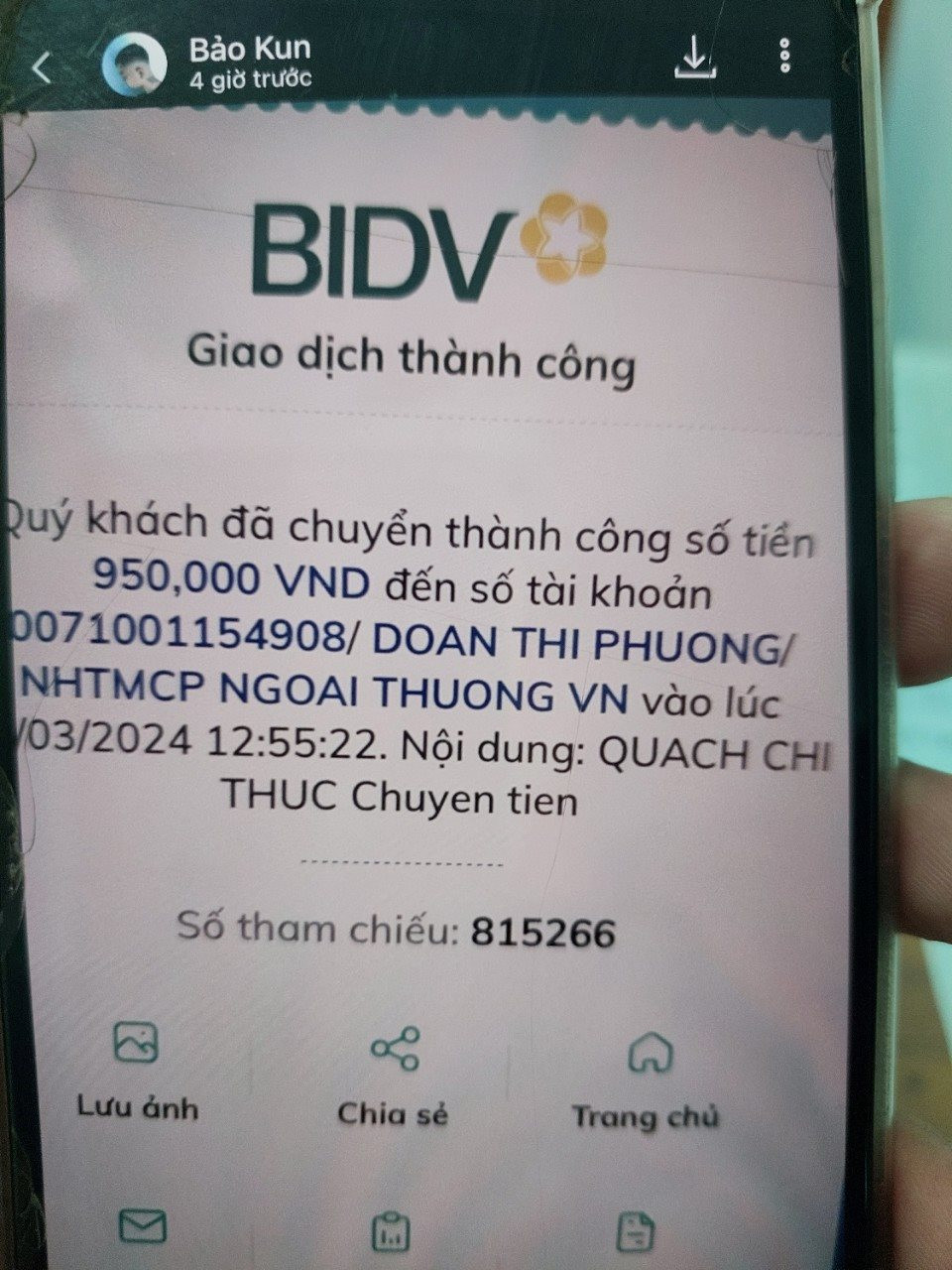 Anh Nguyễn Vũ Bảo là shipper đã chuyển lại số tiền cho đối tượng lùa từ nhà hàng.