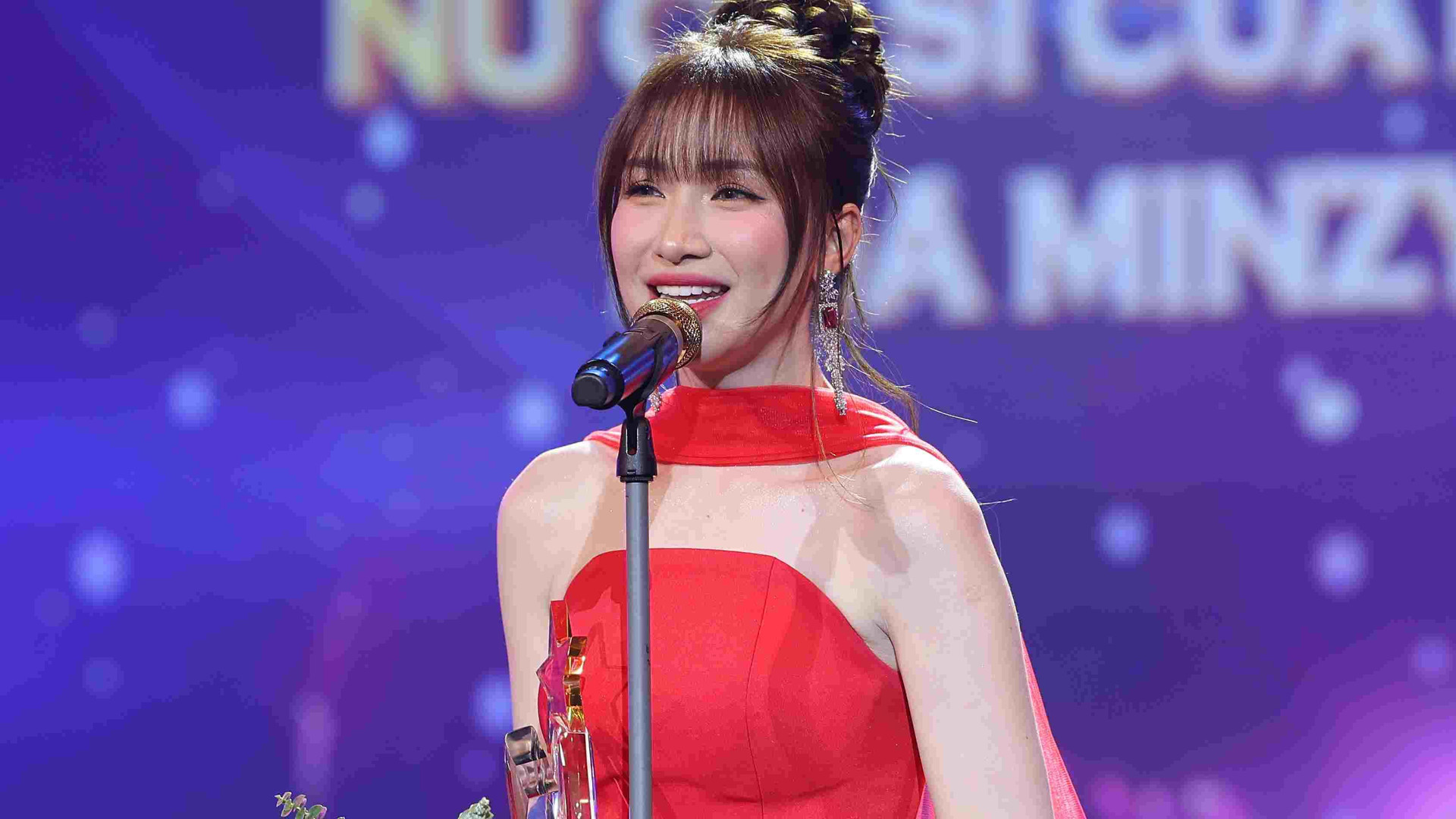 Giải thưởng Cống hiến 2024: Đen Vâu đại thắng, Hòa Minzy là Nữ ca sĩ của năm