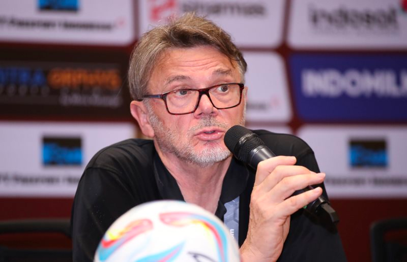 nong-vff-cham-dut-hop-dong-voi-hlv-philippe-troussier.png