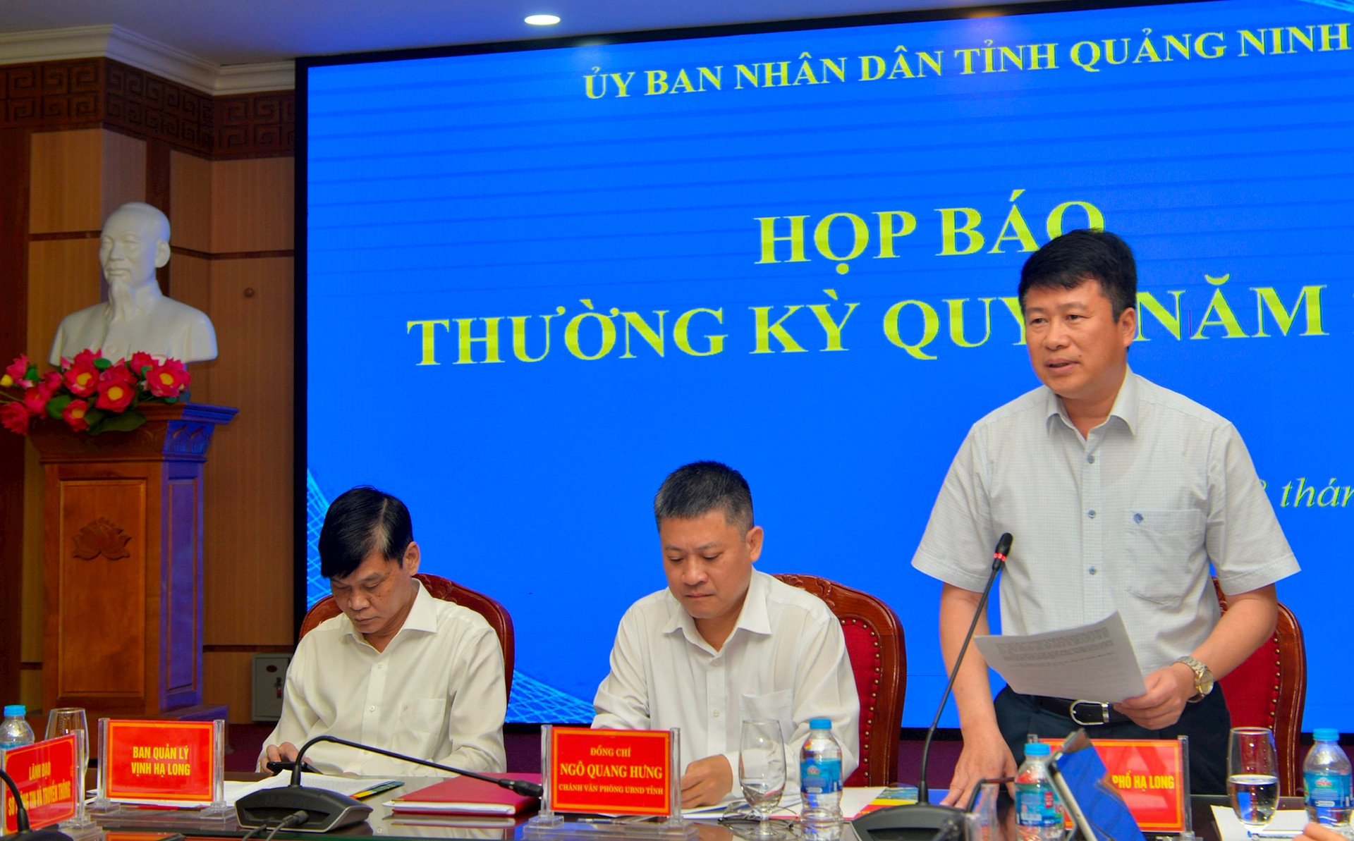 Ông Nguyễn Ngọc Sơn, Phó Chủ tịch UBND TP Hạ Long phát biểu tại Họp báo thường ký quý I/2024 của tỉnh Quảng Ninh.