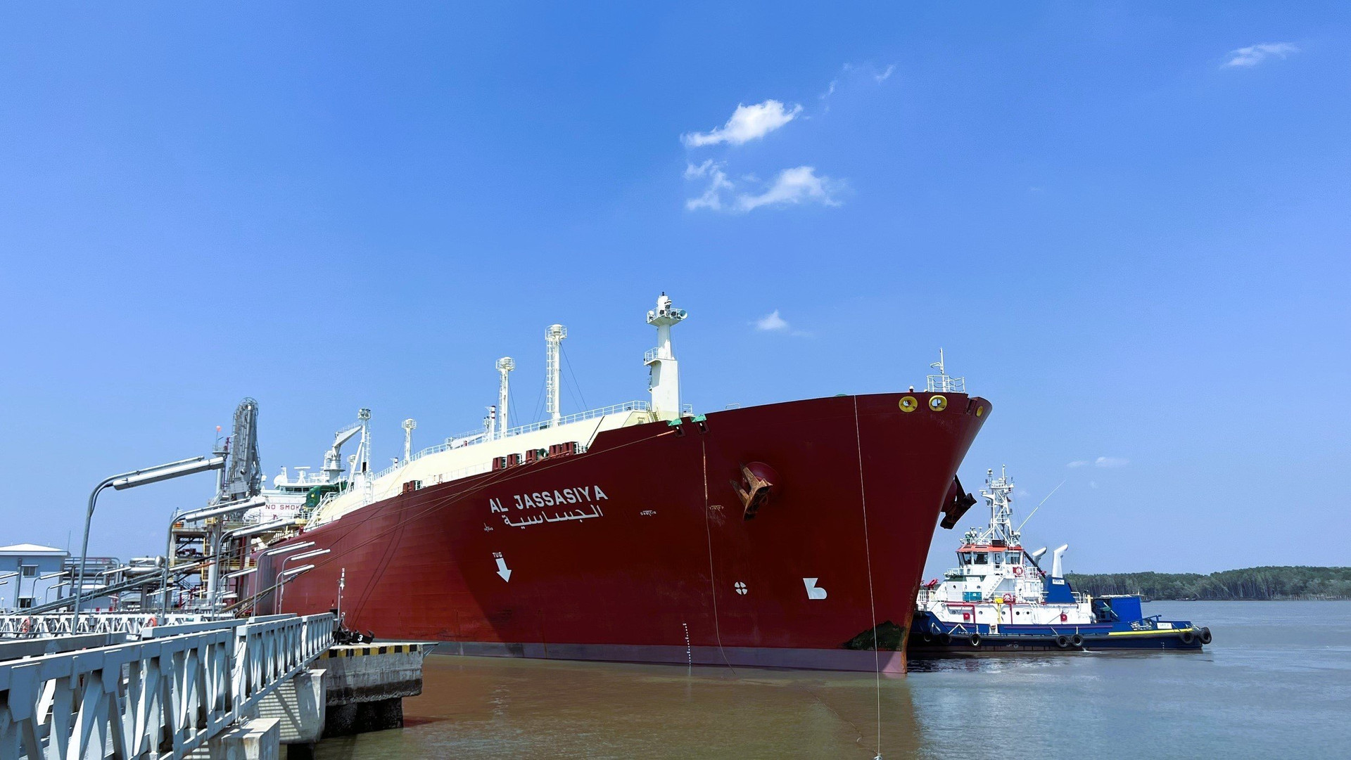Chuyến tàu LNG nhập khẩu thứ 2 về Việt Nam chuẩn bị cung cấp cho phát điện.