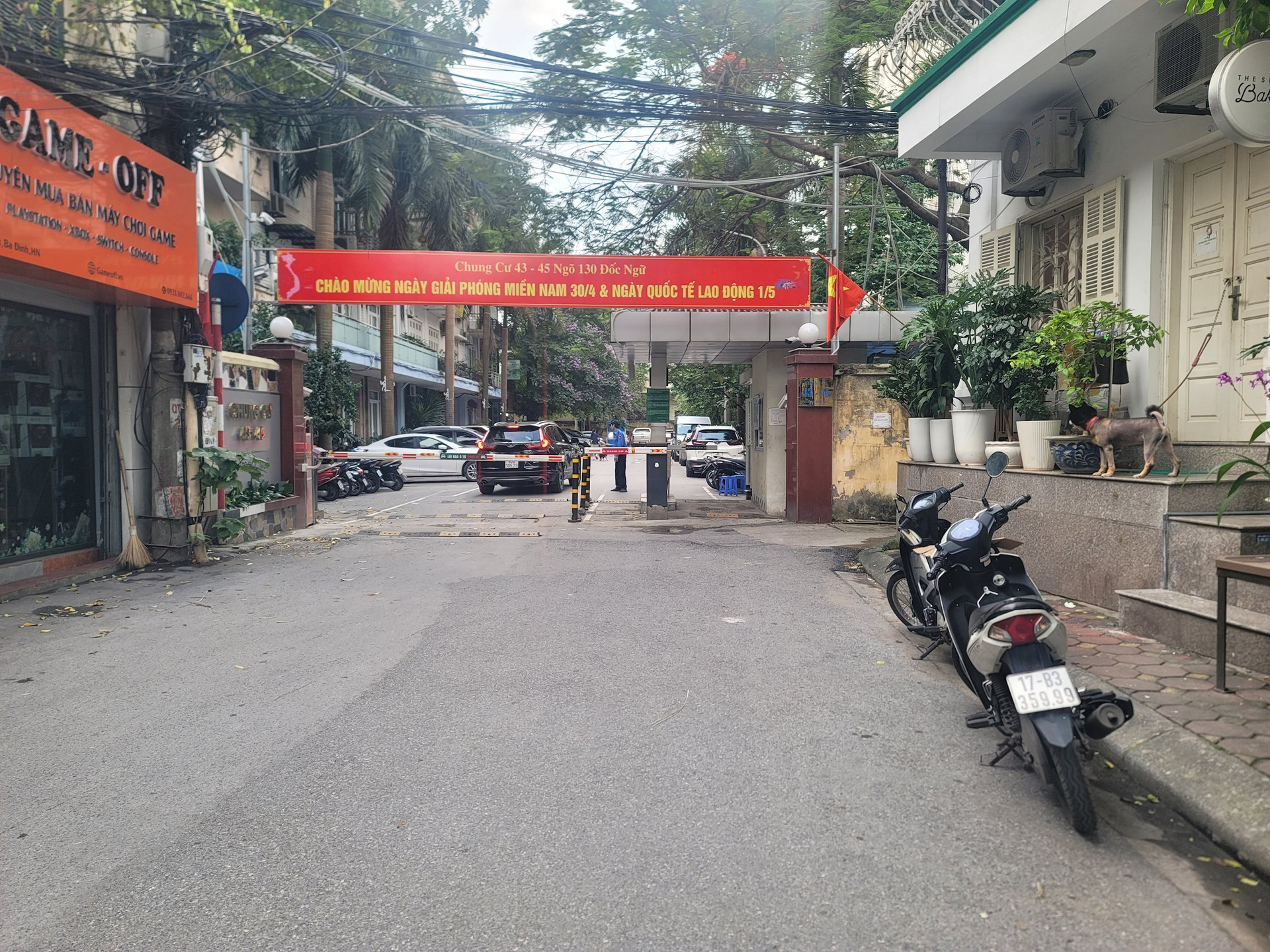 Chung cư 43 - 45 ngõ 130 Đốc Ngữ (quận Ba Đình, thành phố Hà Nội).
