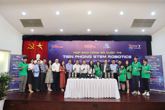 Phát động cuộc thi Tien Phong Stem Robotics – IYRC Championship 2024 với chủ đề 'Năng lượng xanh' ảnh 7