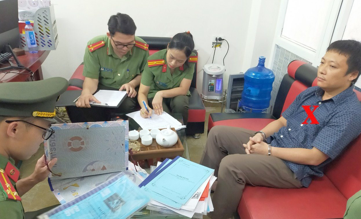 Công an khám xét nơi làm việc của Lê Huy Hoàng, Phó Giám đốc Chi nhánh VP ĐKĐD TSầm Sơn