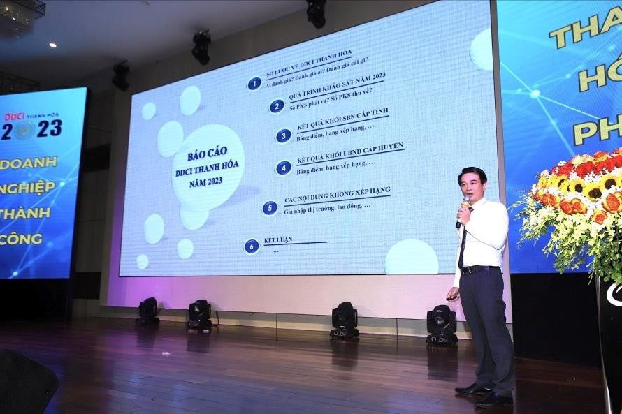 Ông Nguyễn Hoài Nam, Phó Giám đốc VCCI Thanh Hoá - Ninh Bình công bố kết quả khảo sát DDCI Thanh Hoá năm 2023.