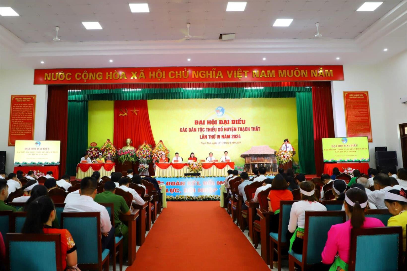 Quang cảnh Đại hội đại biểu các dân tộc thiểu số huyện Thạch Thất (TP Hà Nội) lần thứ IV năm 2024.