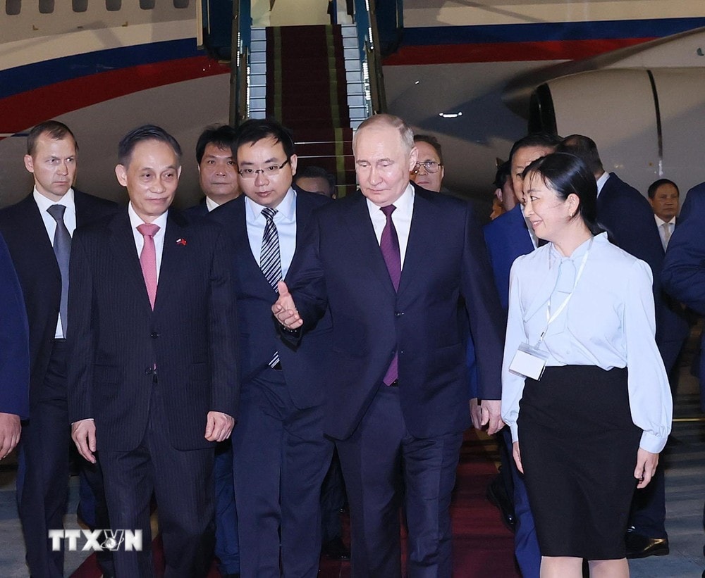 ttxvn_tong_thong_lb_nga_vladimir_putin_den_ha_noi_2006-9.jpg