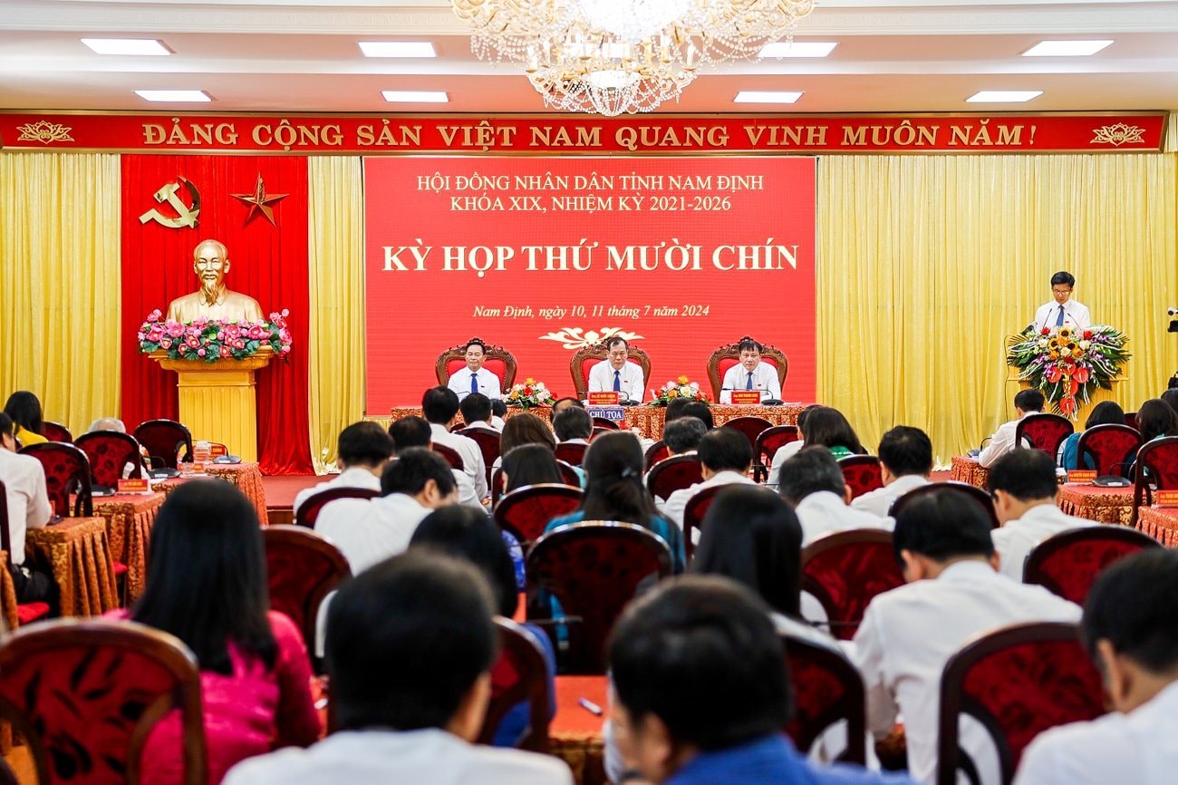 Kỳ họp giữa năm HĐND tỉnh Nam Định đang diễn ra. 