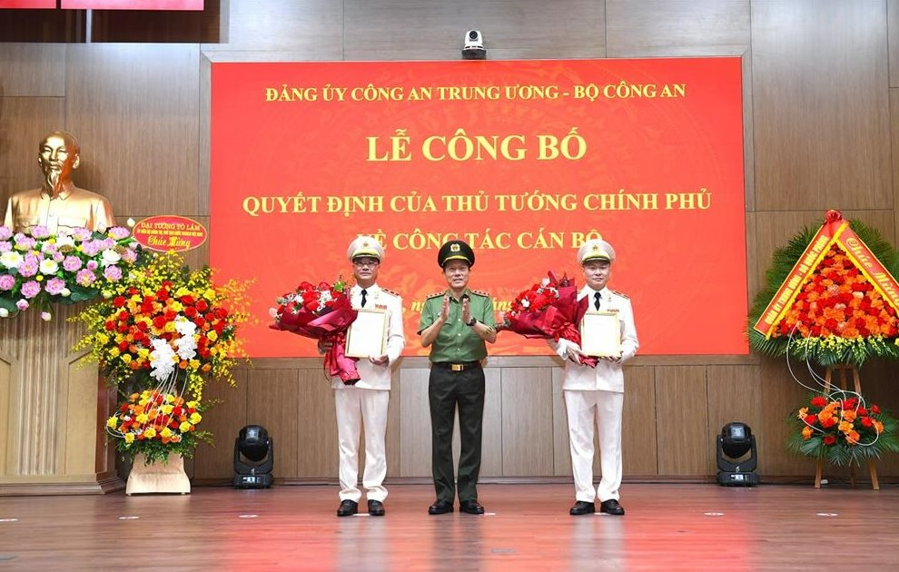 trung-tuong-pham-the-tung-va-thieu-tuong-nguyen-ngoc-lam-giu-chuc-thu-truong-bo-cong-an-ddk.png