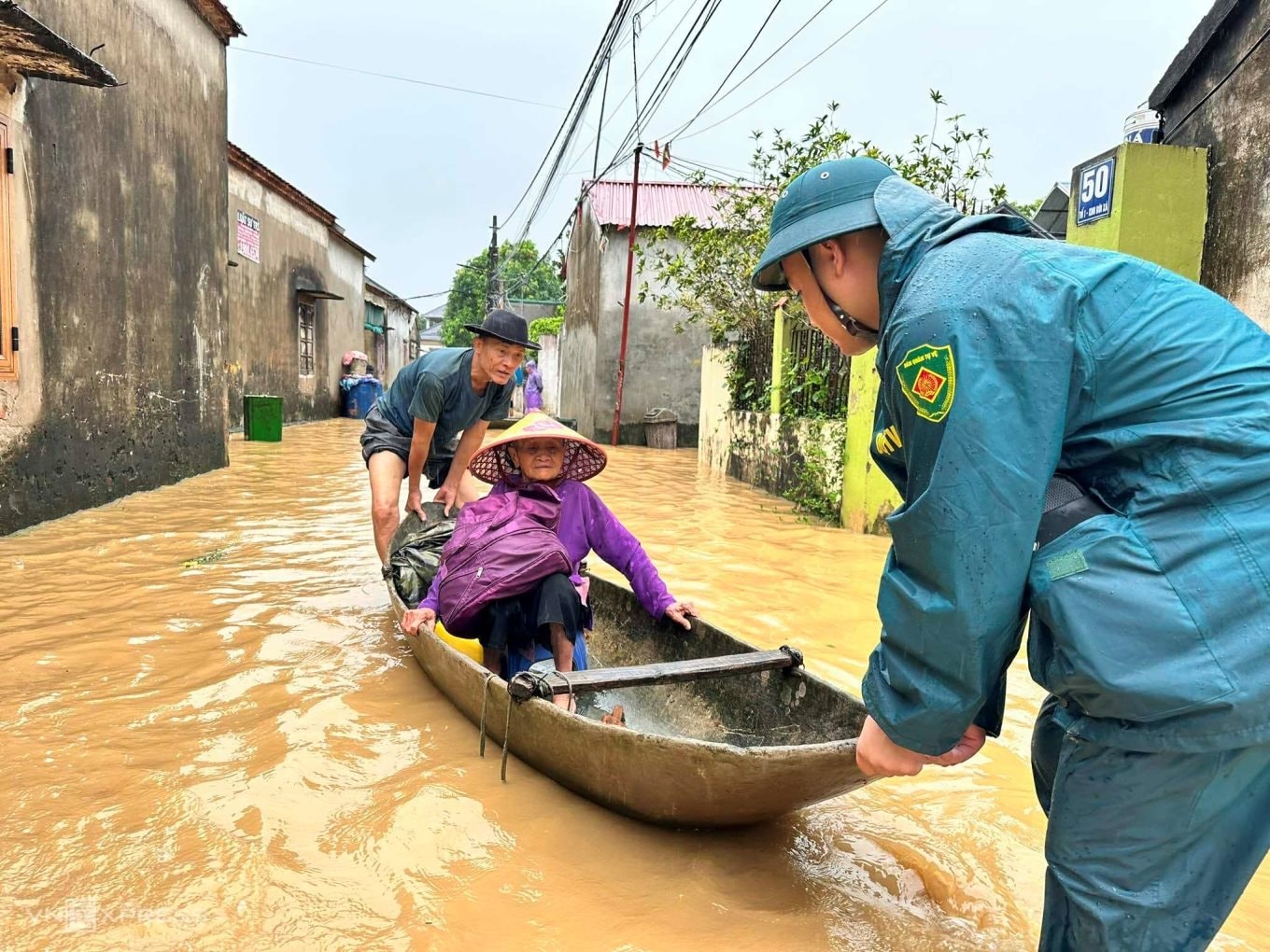 lanina4.jpg