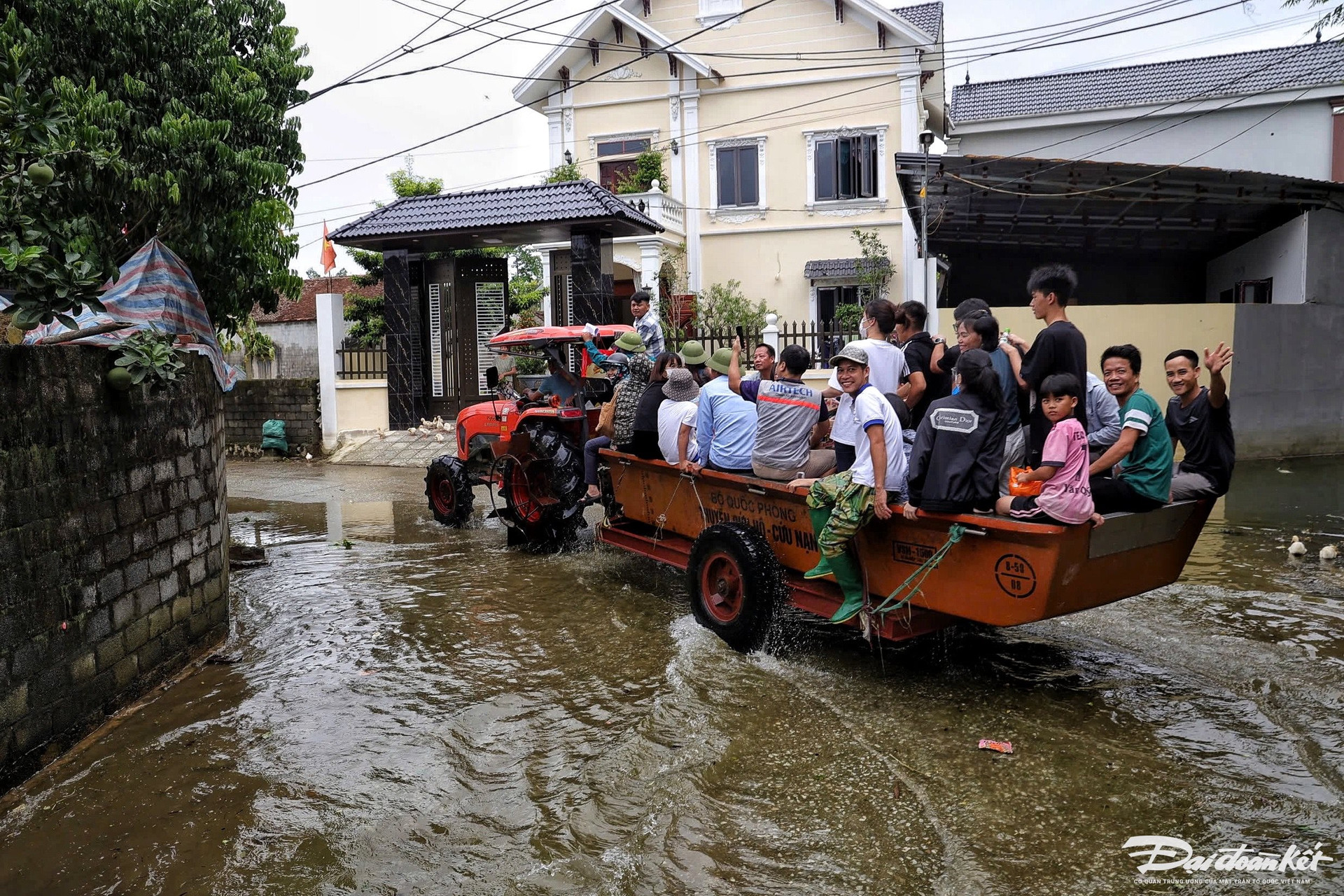 ngap_lut-le-khanh7.jpg