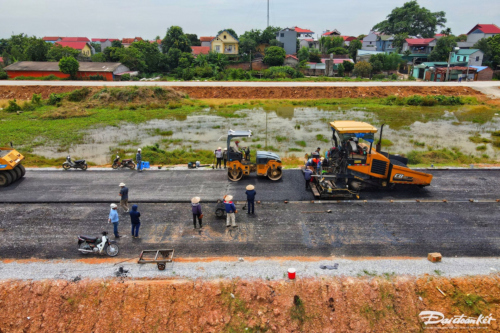 vanh_dai_4-le-khanh2.jpg