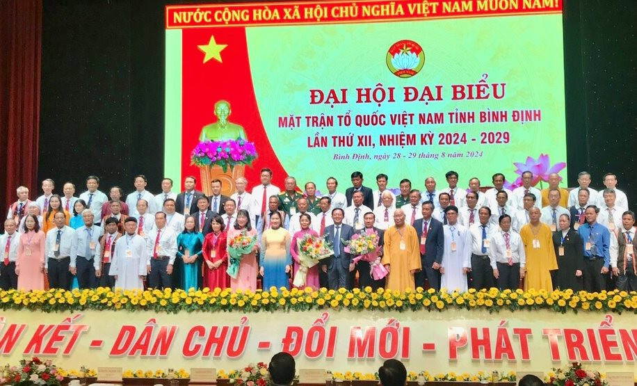 cac-uy-vien-uy-ban-mttq-viet-nam-tinh-binh-dinh-khoa-xii-nhiem-ky-2024-2029..jpg