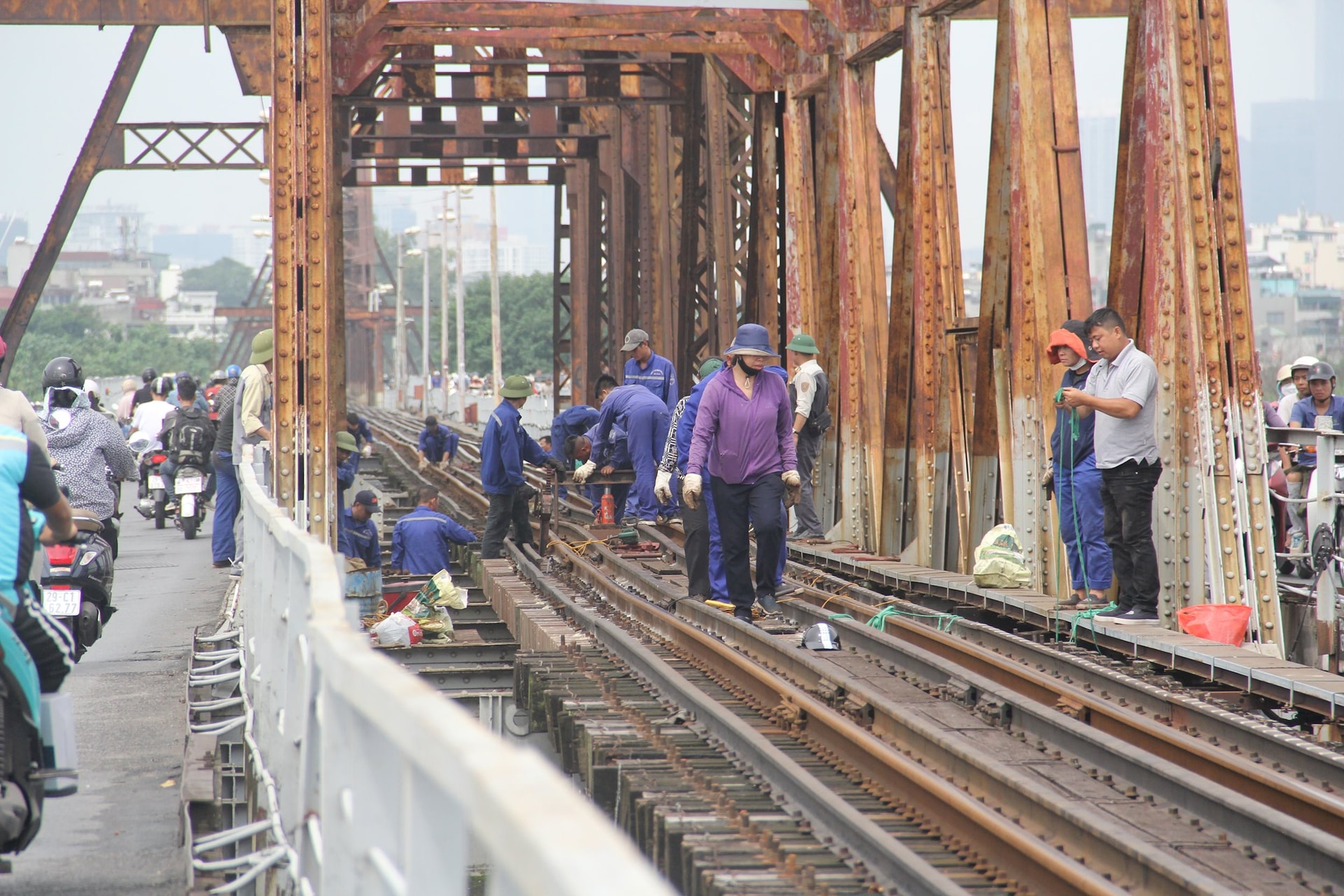 cau long bien ảnh 4