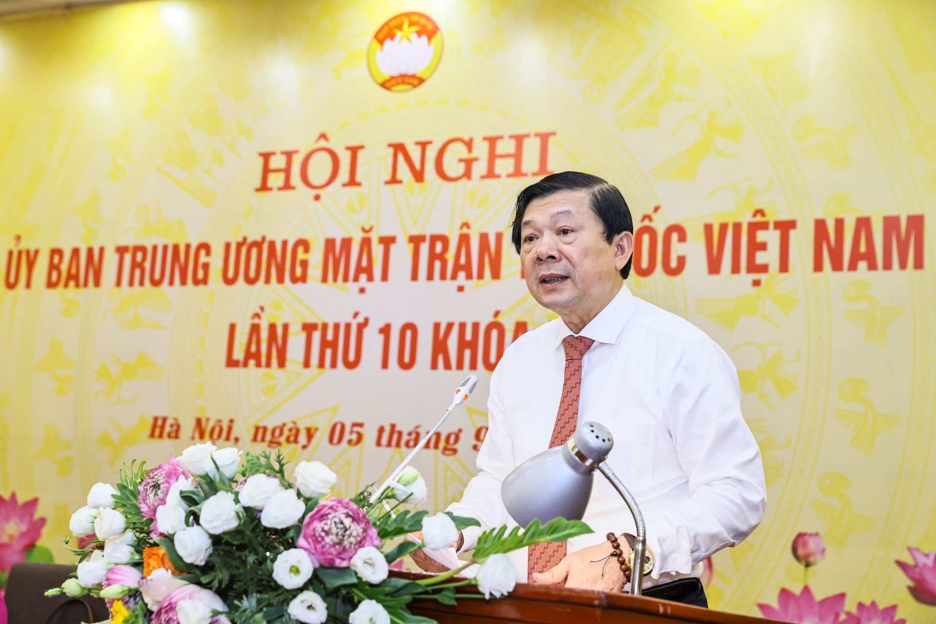 Phó Chủ tịch UBTƯ MTTQ Việt Nam Nguyễn Hữu Dũng phát biểu tại Hội nghị. Ảnh: Quang Vinh.