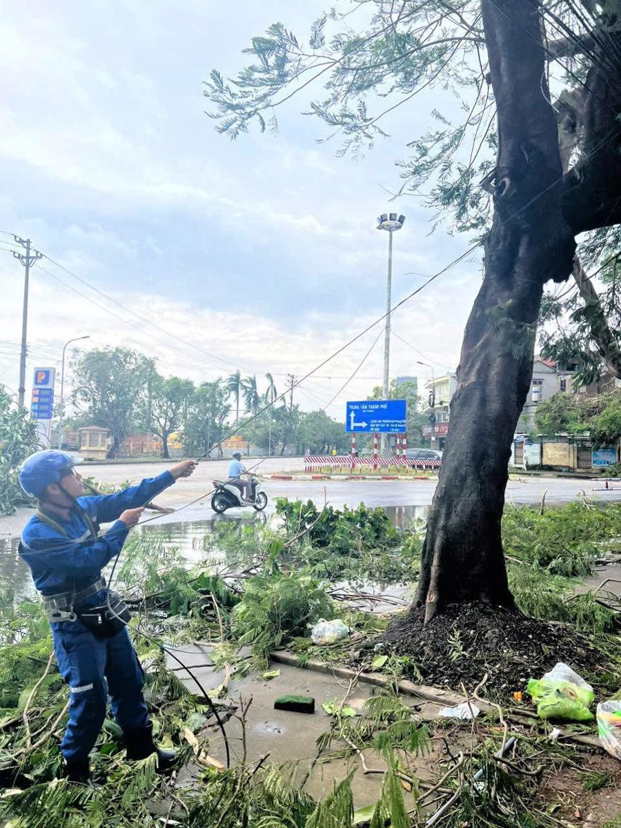 Cần khôi phục điện lưới để để nhà mạng khôi phục phát sóng di động