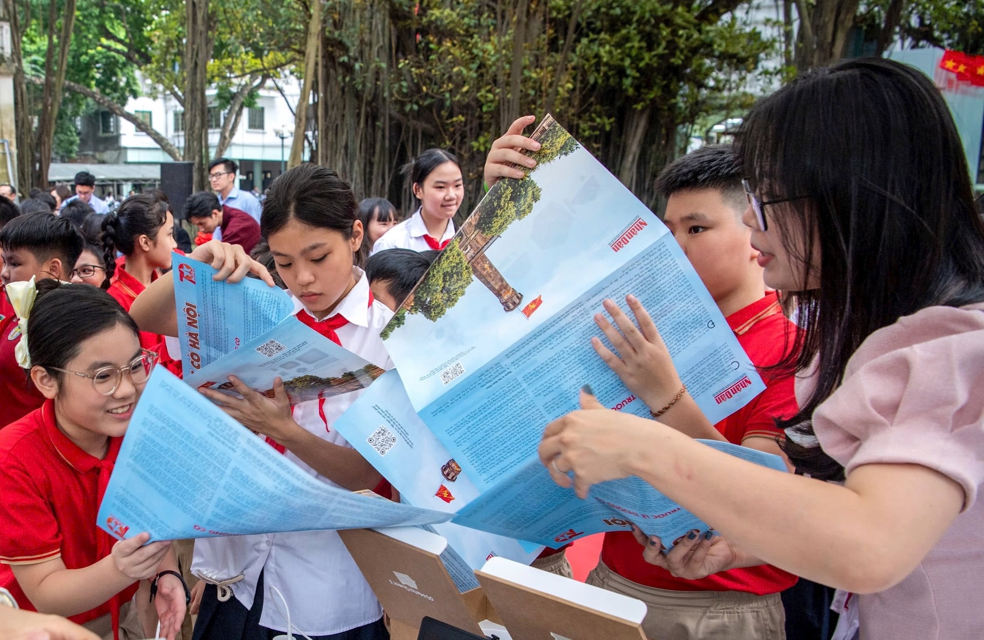 Khai mạc Triển lãm tương tác Cột cờ Hà Nội