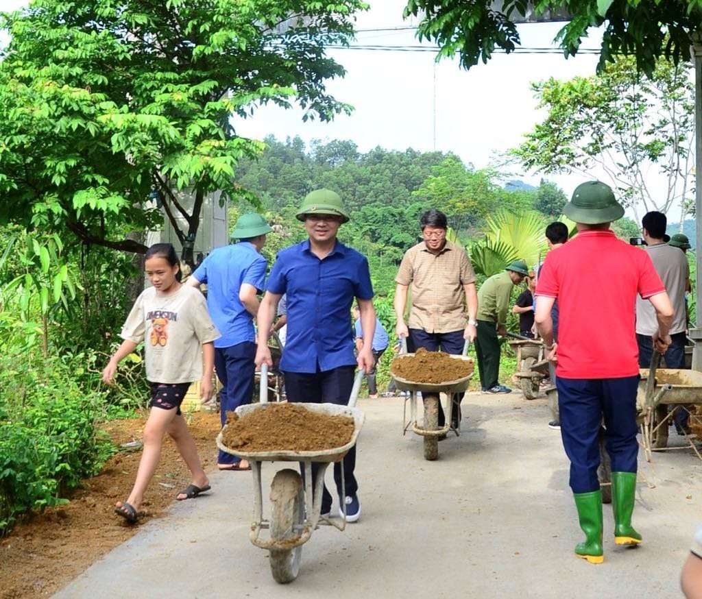 Chung sức xóa nhà tạm, nhà dột nát cho người nghèo 