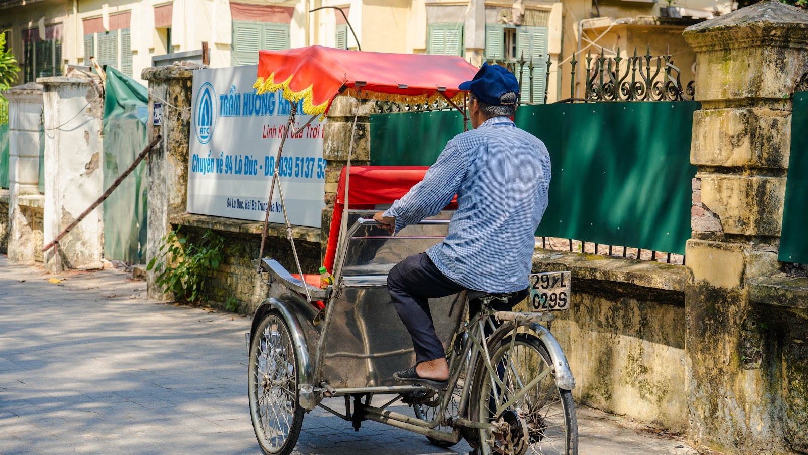 Không khí thu tràn ngập trên các tuyến phố của Thủ đô