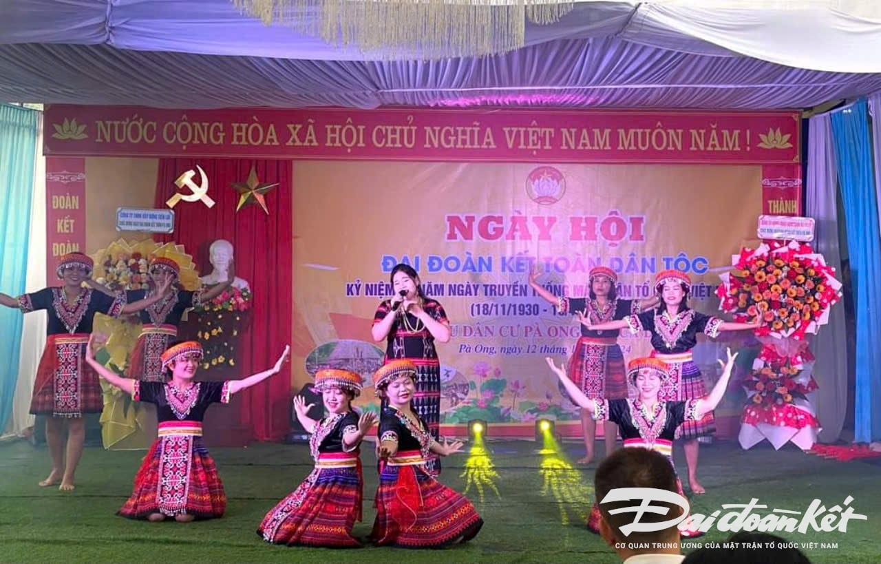 NGAY HOI 4