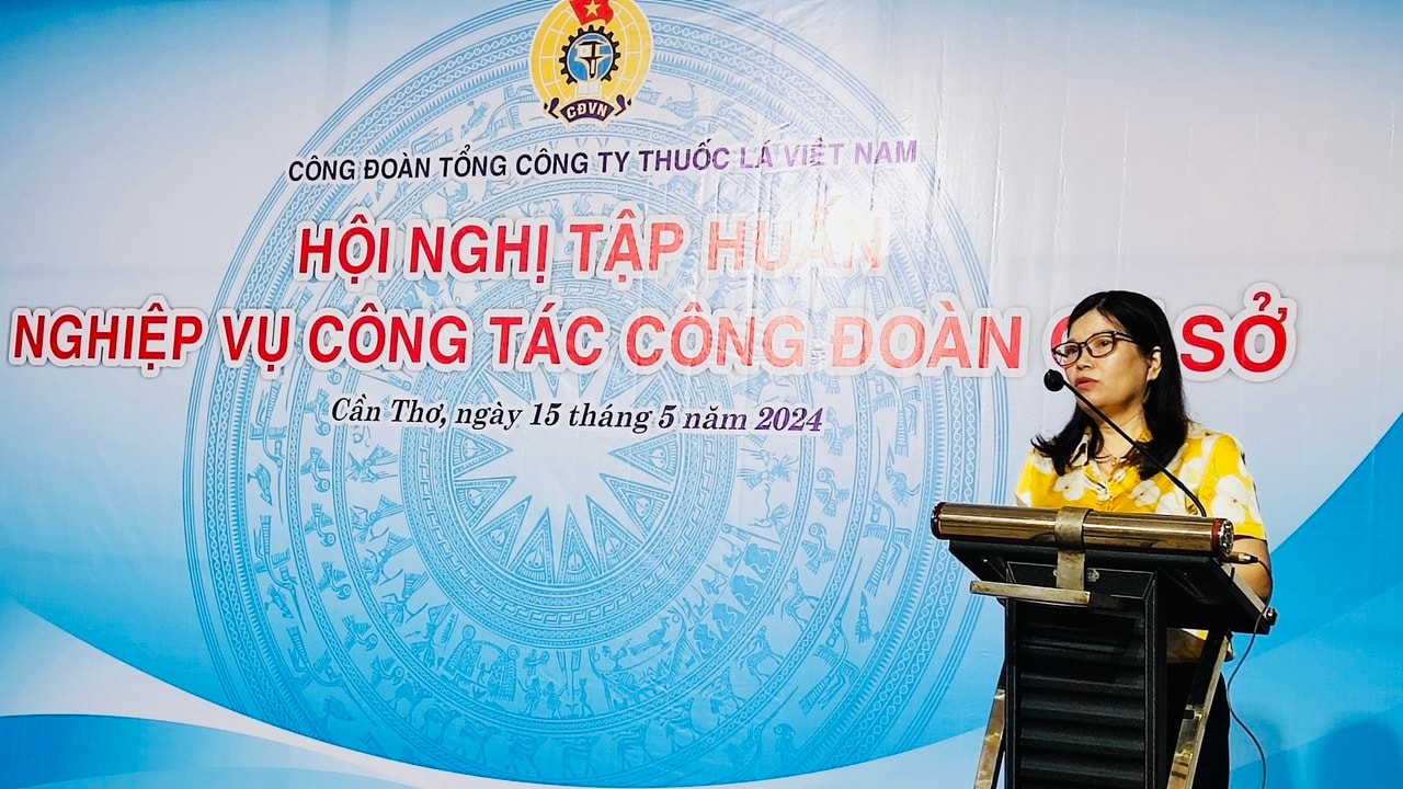 Bà Trần Hải Yến – Phó Chủ tịch Công đoàn Tổng công ty khai mạc lớp tập huấn