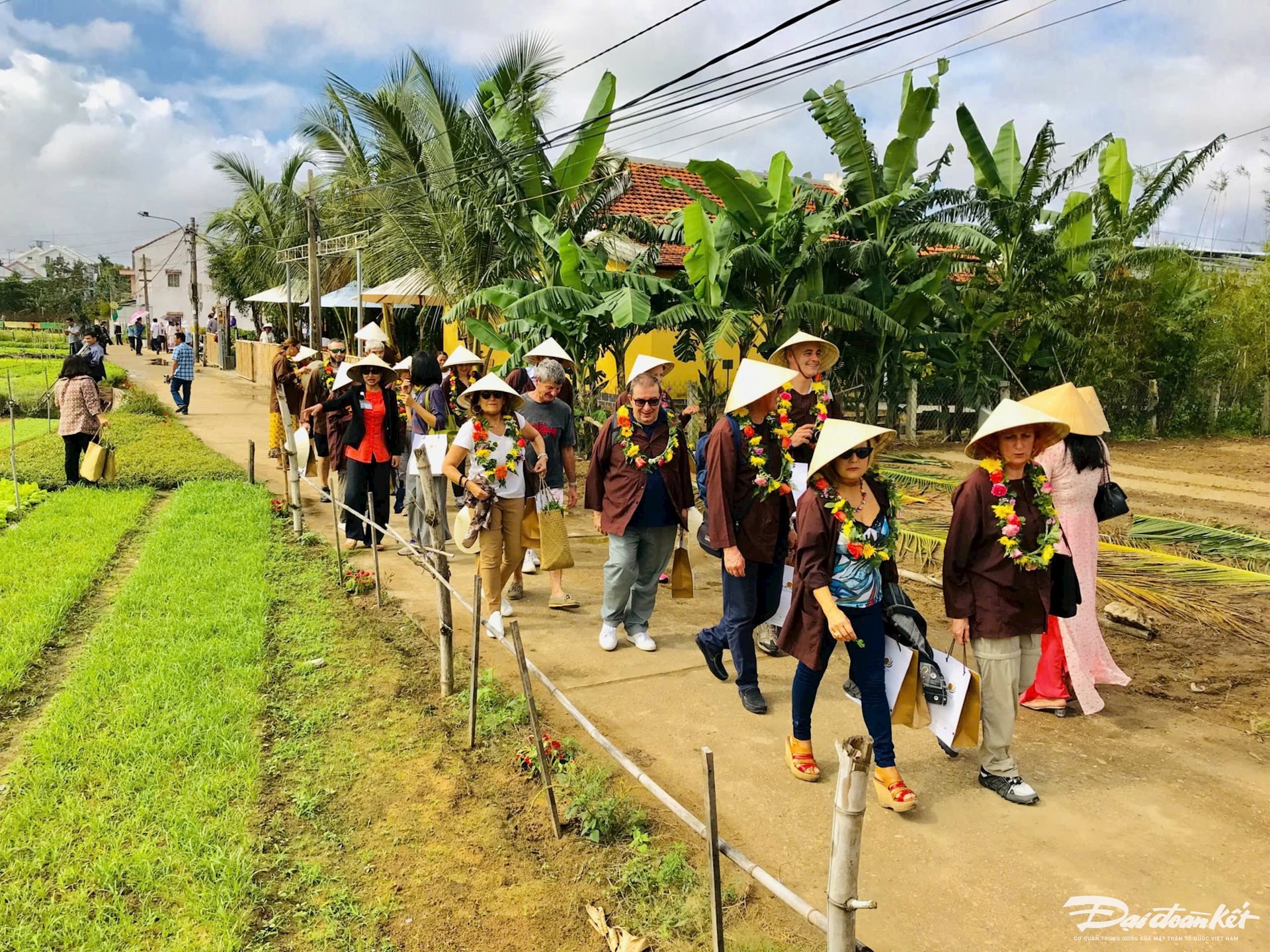 HOI NGHI 4