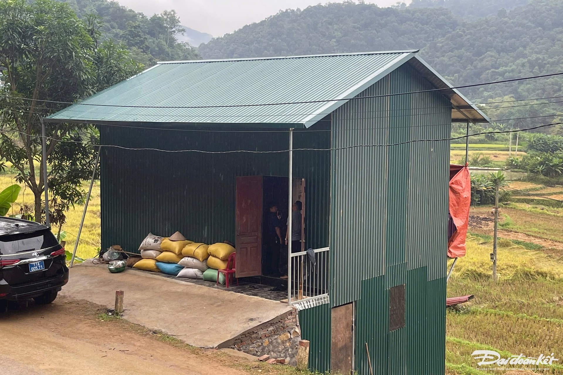 Căn nhà lắp ghép mới hoàn thành gia đình bà Hoa Thị Tiến mới được hoàn thành.