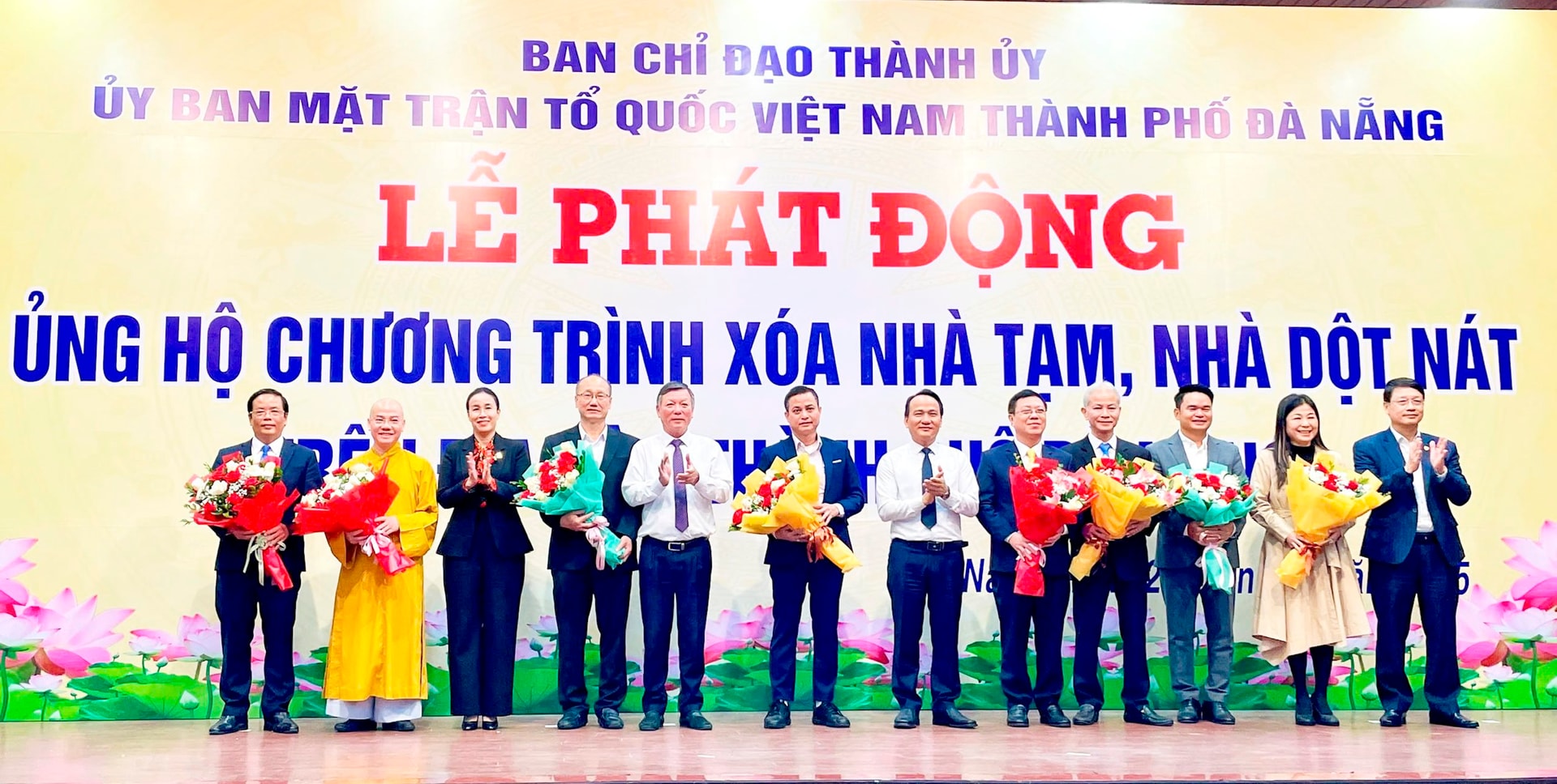 A.B.C chúc mừng tiếp nhận