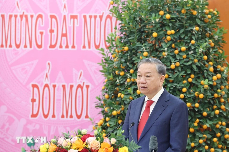 Tổng Bí thư Tô Lâm phát biểu giao nhiệm vụ cho các đơn vị và cá nhân tại hội nghị. (Ảnh: Thống Nhất/TTXVN)